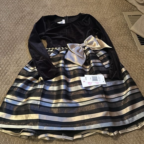 Girls holiday dress. Brand new - Picture 2 of 12